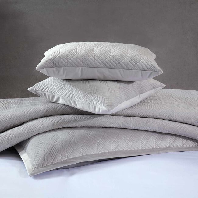 Quilted Hotel Velvet Pillowshams 50x75cm - Grey