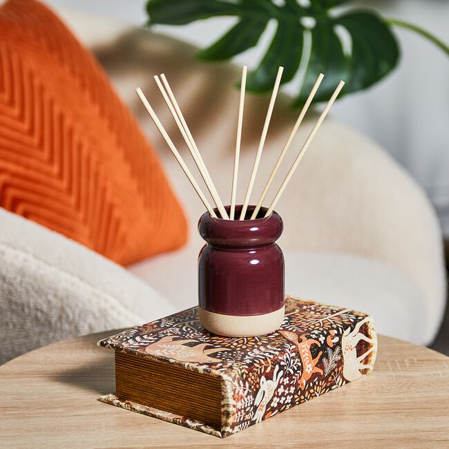 Nature Escape Dark Leather & Suede Reed Diffuser