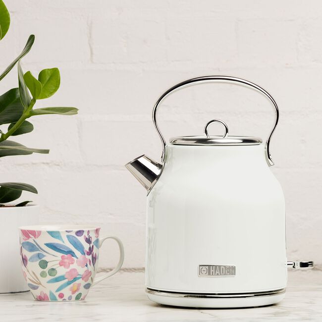 Haden Heritage Ivory Kettle.