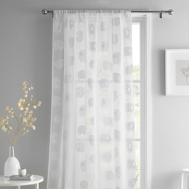 Dotty Sheep White 140x122cm Voile