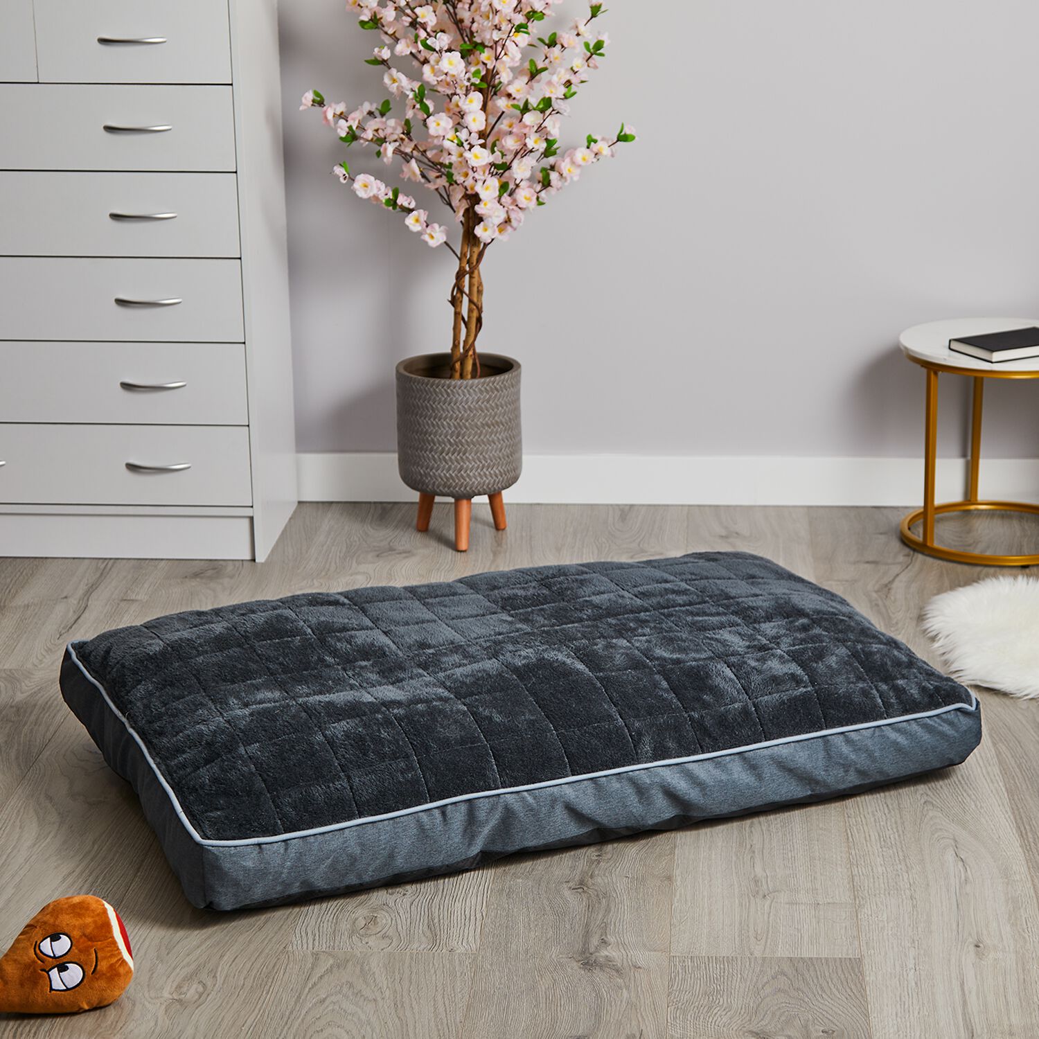 Large cushion dog bed best sale