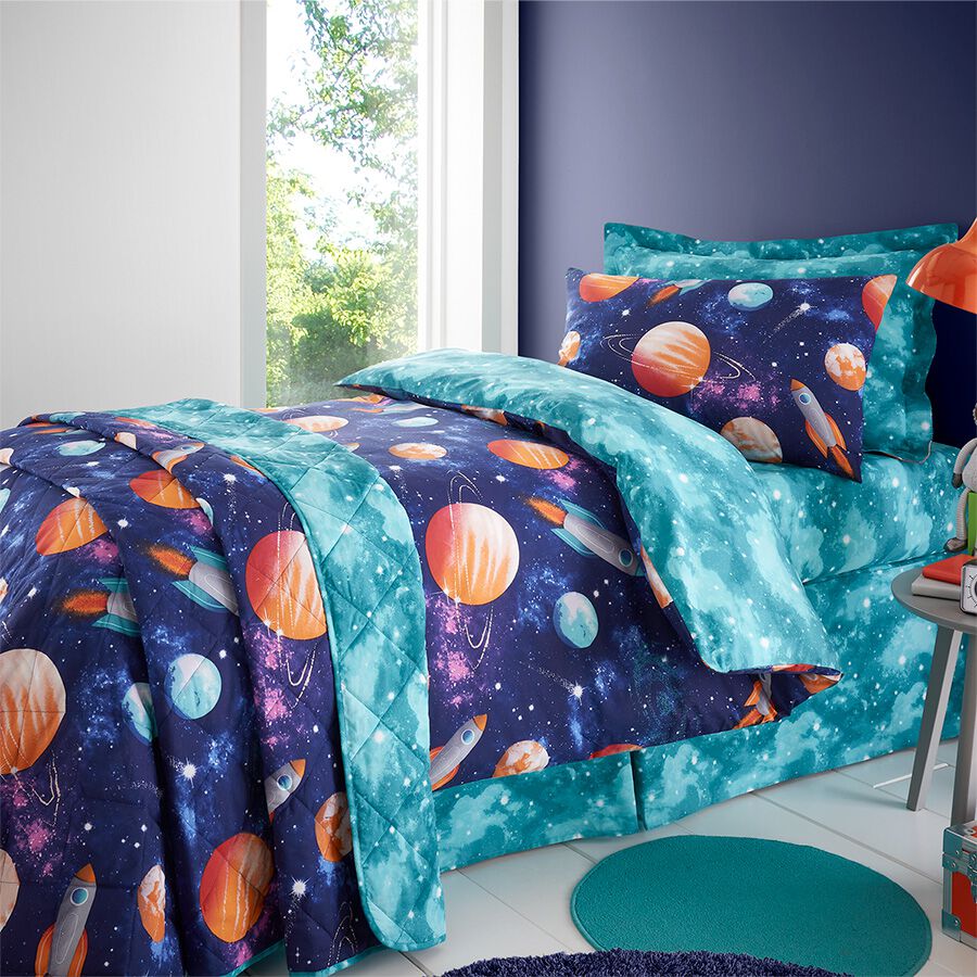 Planet bedding clearance set