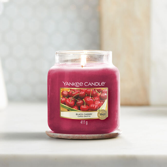 Yankee Candle Black Cherry Medium Jar