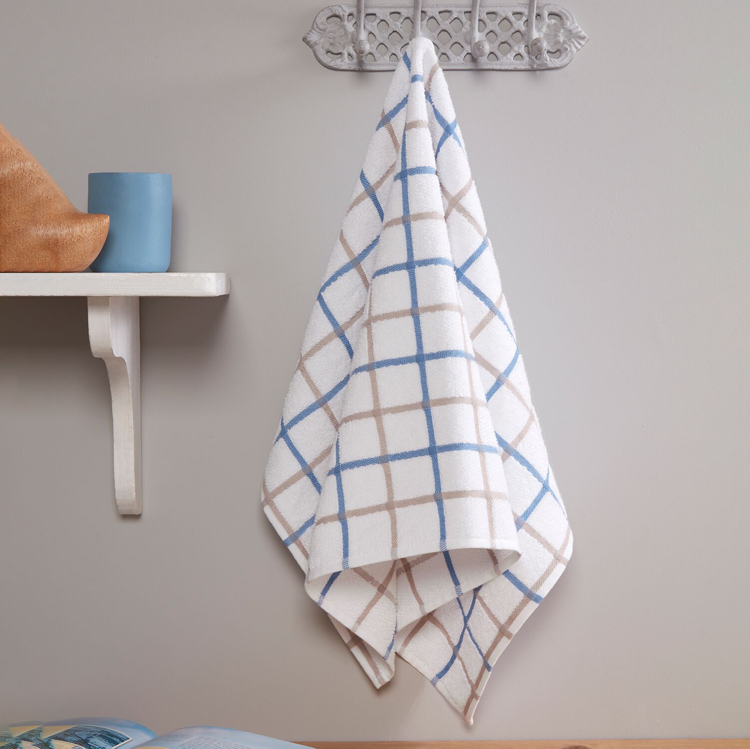 Blue and shop white kitchen towels